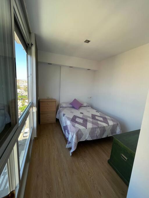Apartamento Ginebra Torre Del Mar Luaran gambar