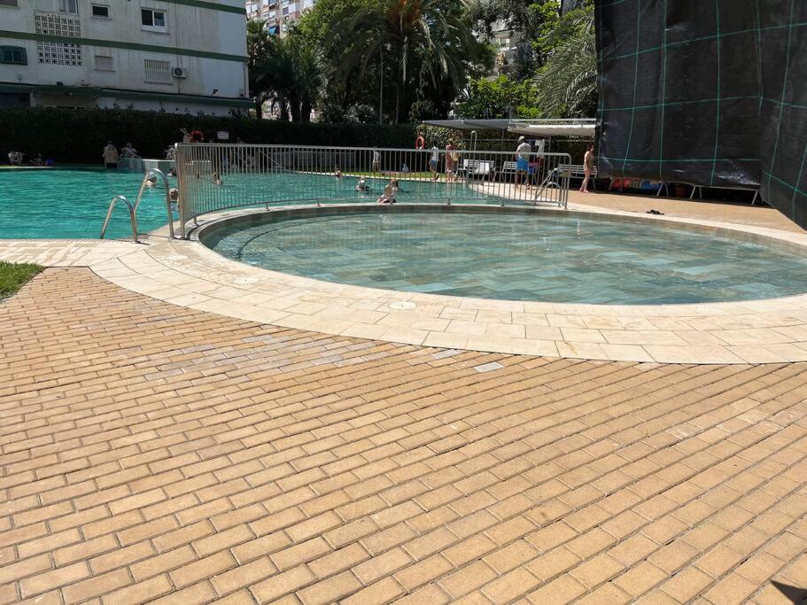 Apartamento Ginebra Torre Del Mar Luaran gambar
